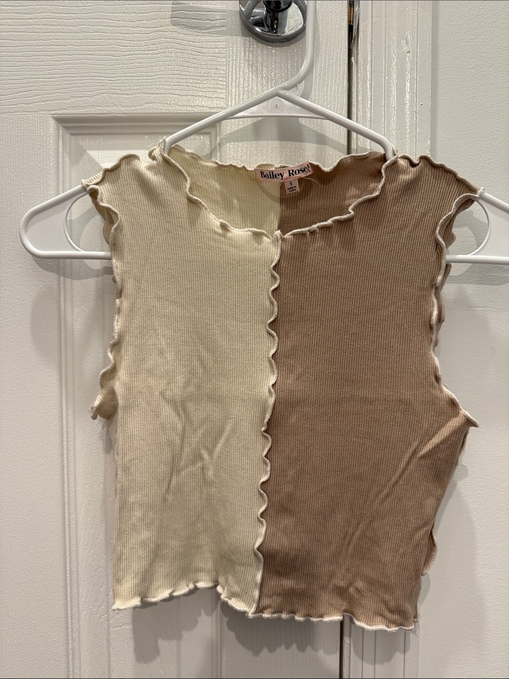 Two-Tone Ribbed Crop Tank Top in Cream & Tan. Size small